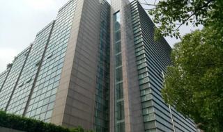 上海车库现天价车祸